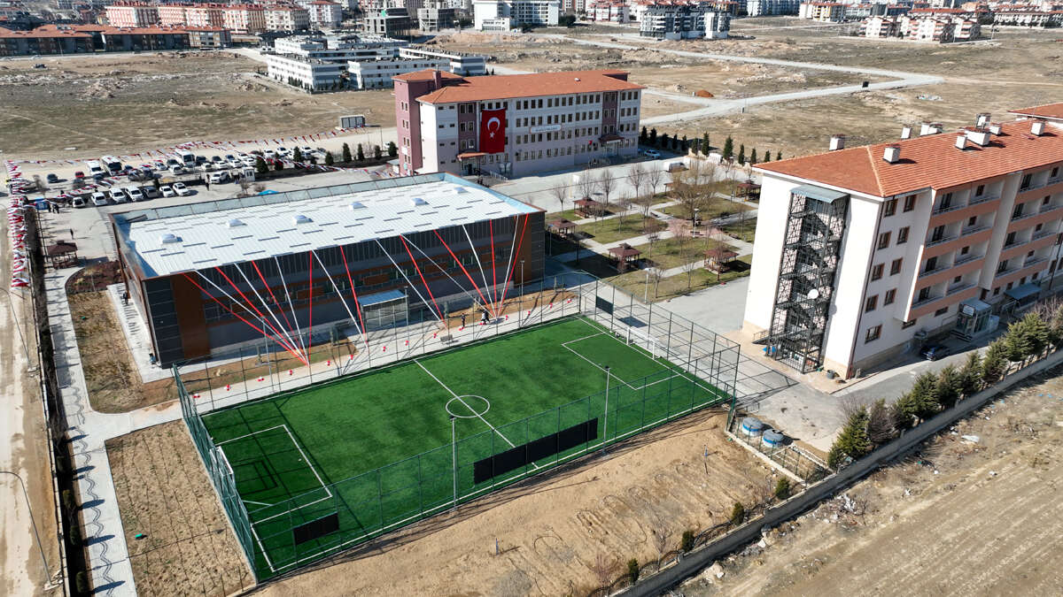 Selçuklu Fen Lisesi öğrencilerine 67 milyonluk spor yatırımı 1